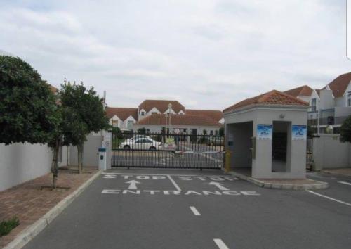 To Let 3 Bedroom Property for Rent in Whispering Pines Western Cape